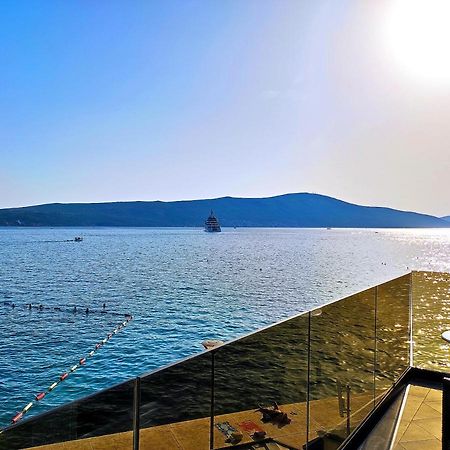 Seafront Apartments Tivat Exteriör bild