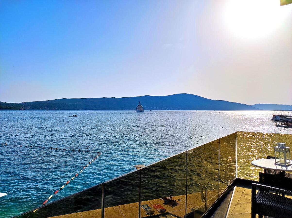 Seafront Apartments Tivat Exteriör bild